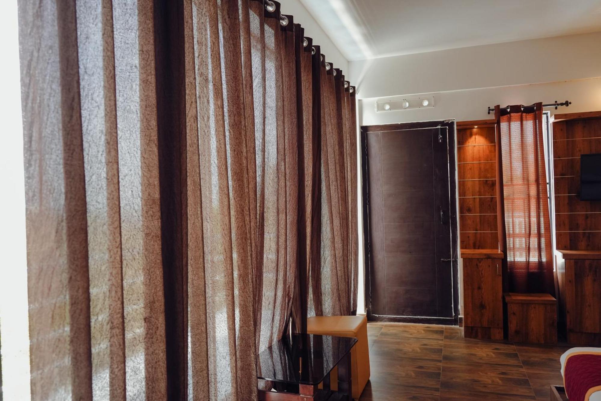 Haze Woods Resort Vaduvanchal Exterior foto